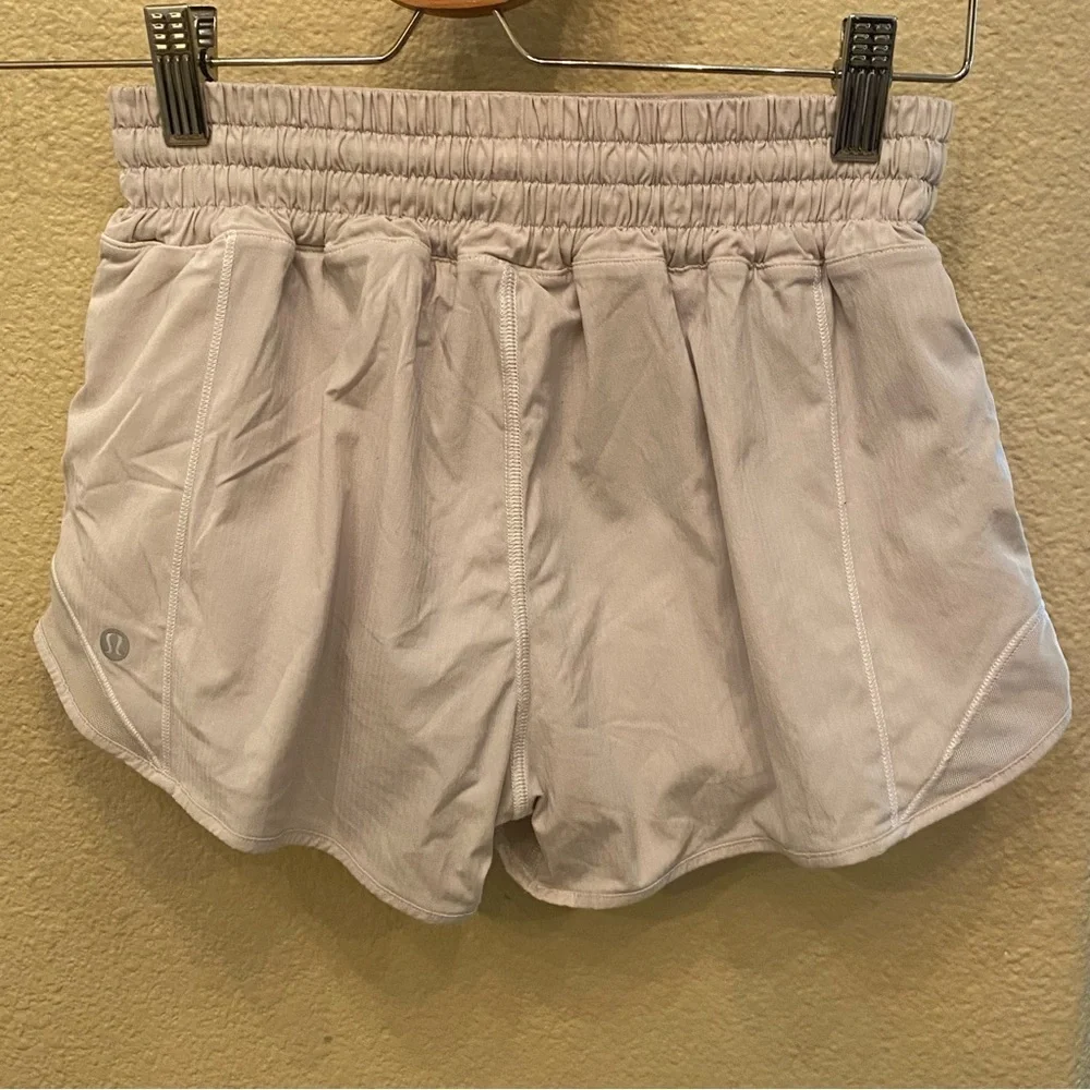 LULULEMON Light Cream Lined Mesh Hem Athletic Shorts Size 4